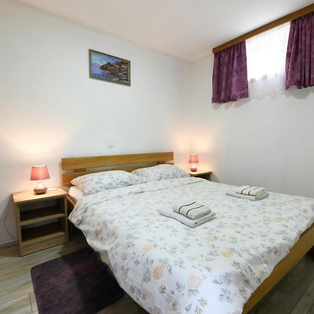 Apartman Jakov Rakovica Exteriör bild