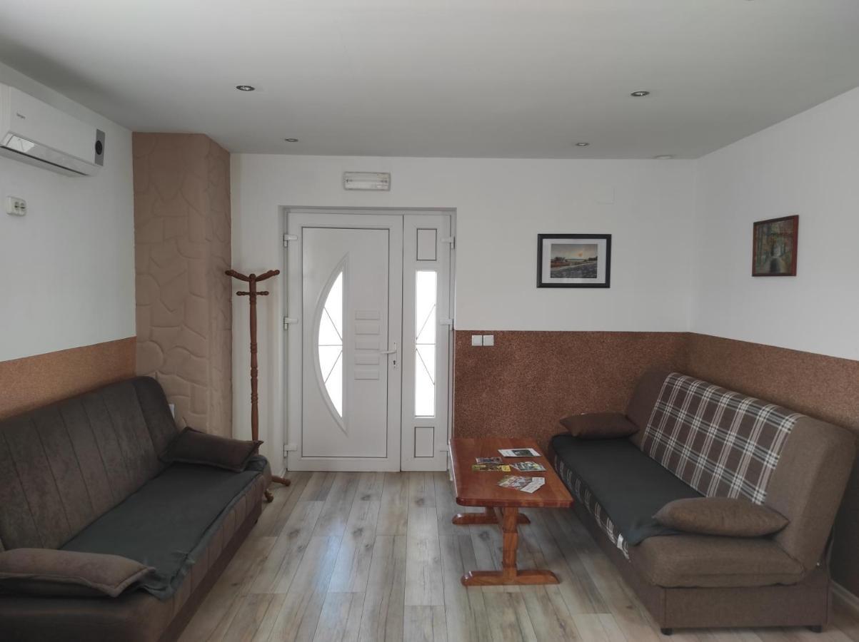 Apartman Jakov Rakovica Exteriör bild