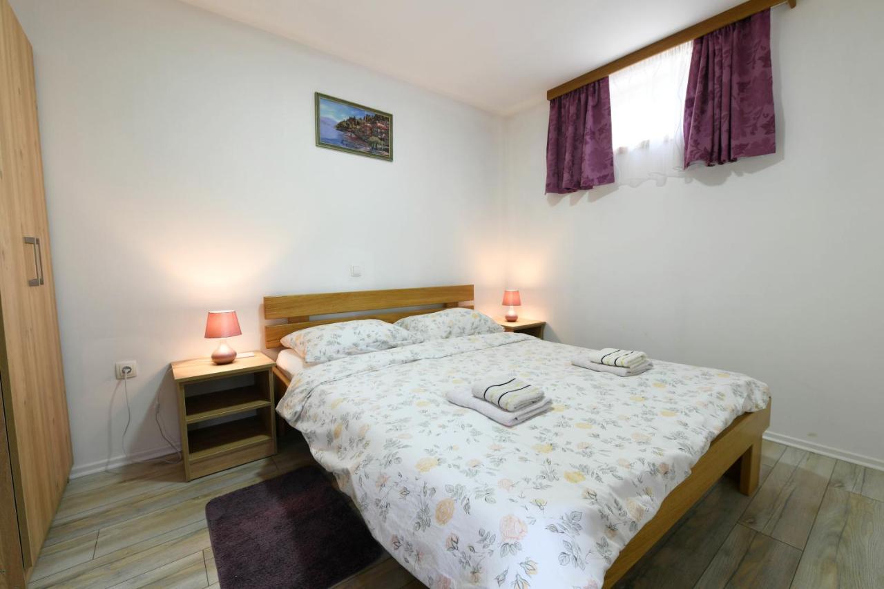 Apartman Jakov Rakovica Exteriör bild
