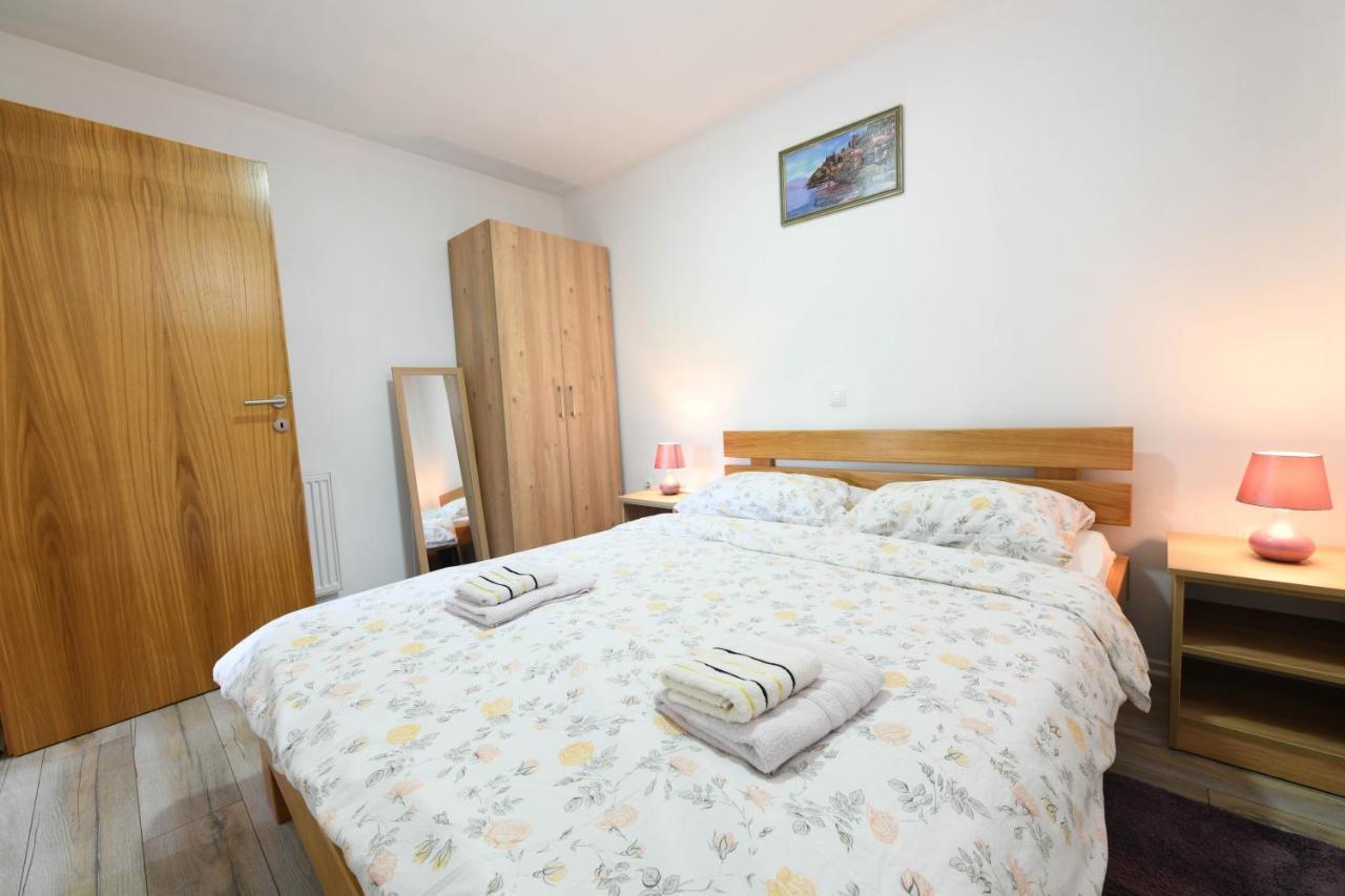 Apartman Jakov Rakovica Exteriör bild