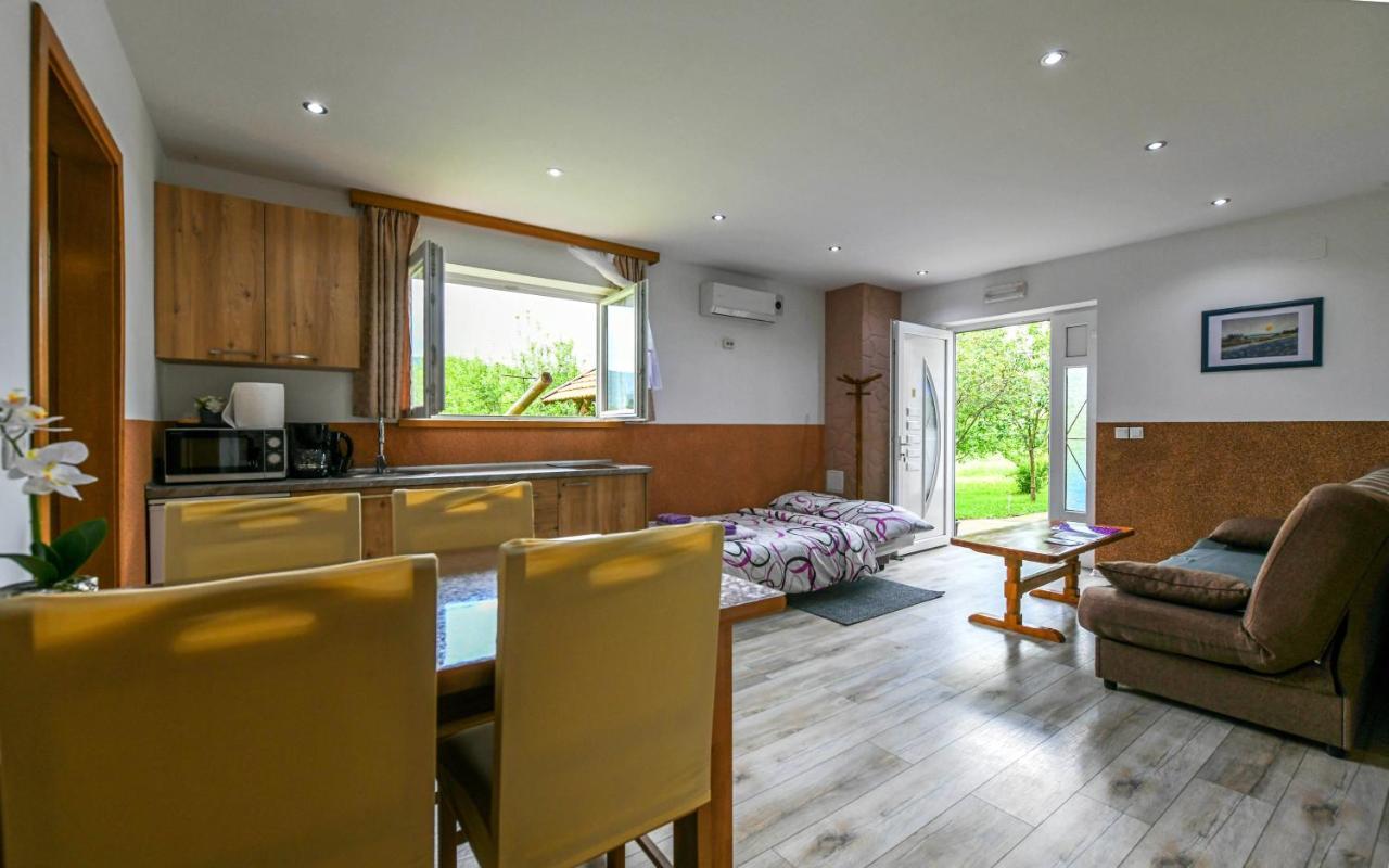 Apartman Jakov Rakovica Exteriör bild