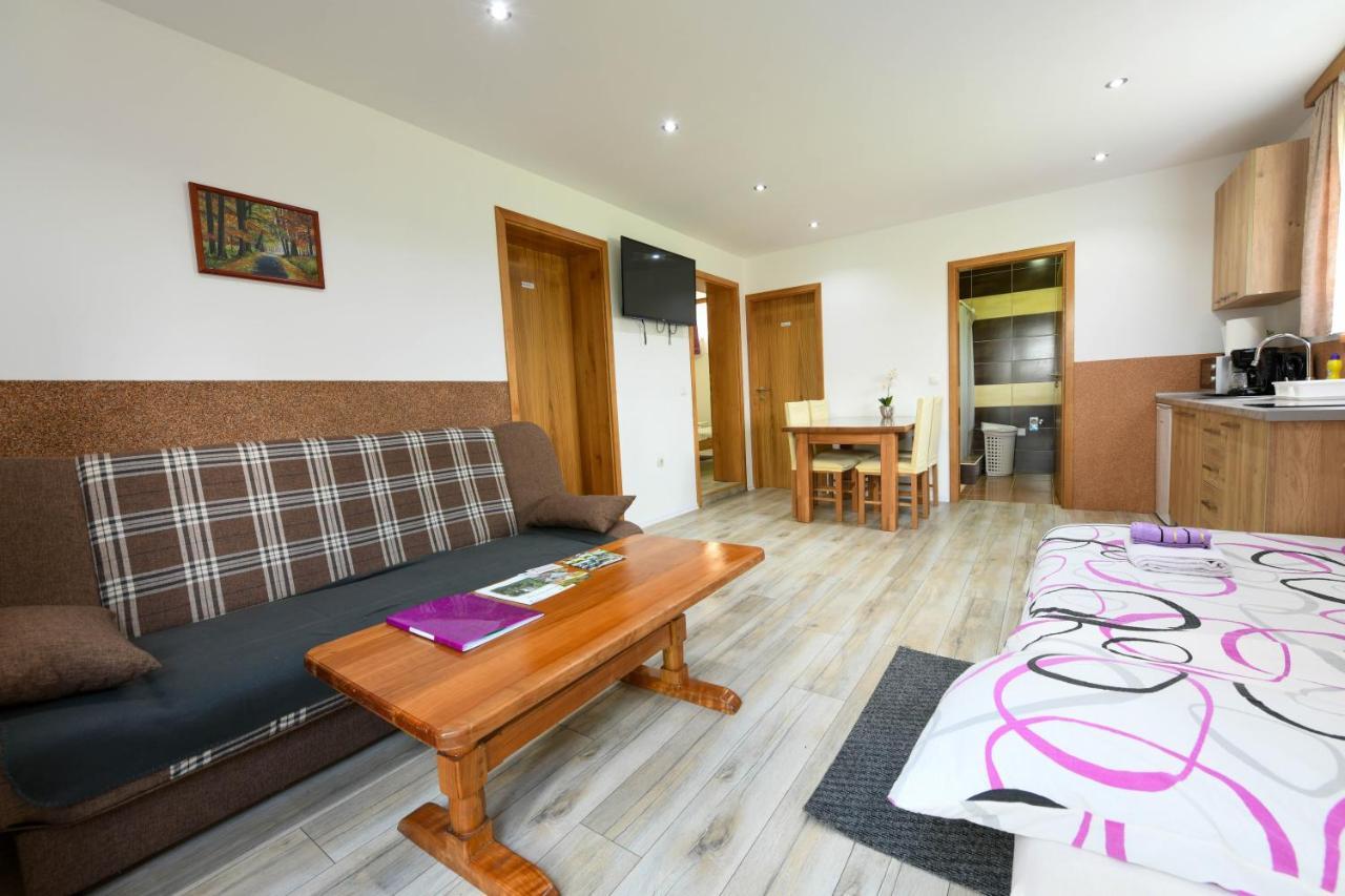 Apartman Jakov Rakovica Exteriör bild