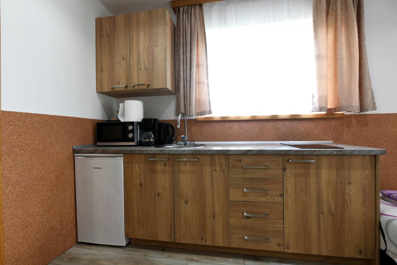 Apartman Jakov Rakovica Exteriör bild