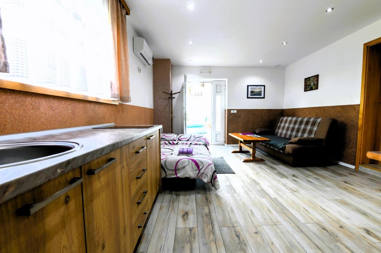 Apartman Jakov Rakovica Exteriör bild