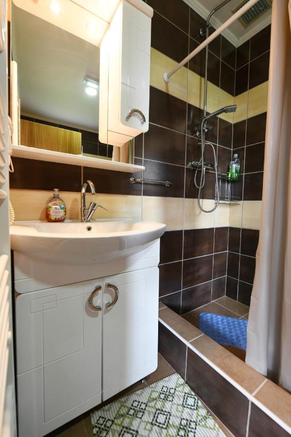 Apartman Jakov Rakovica Exteriör bild